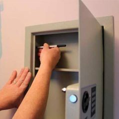 Installing a safe with an electronic lock