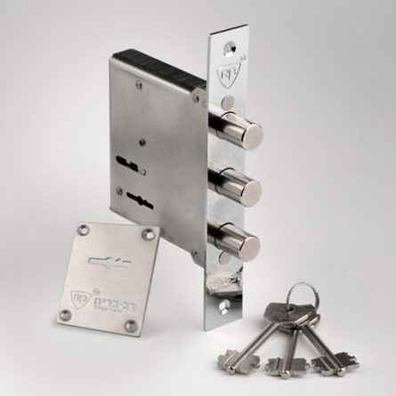 Installation of a lever lock