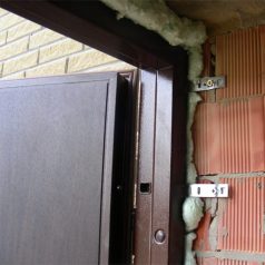 Entrance door installation